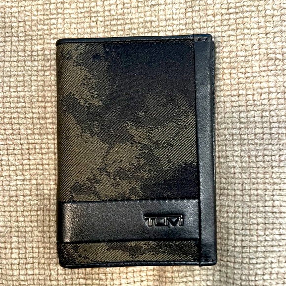Tumi Wallet - Picture 1 of 5